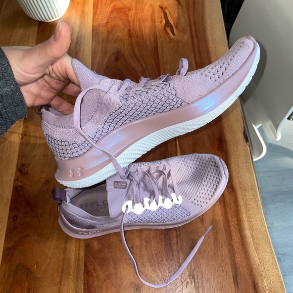 Under Armour running shoes - Picture 3 of 5